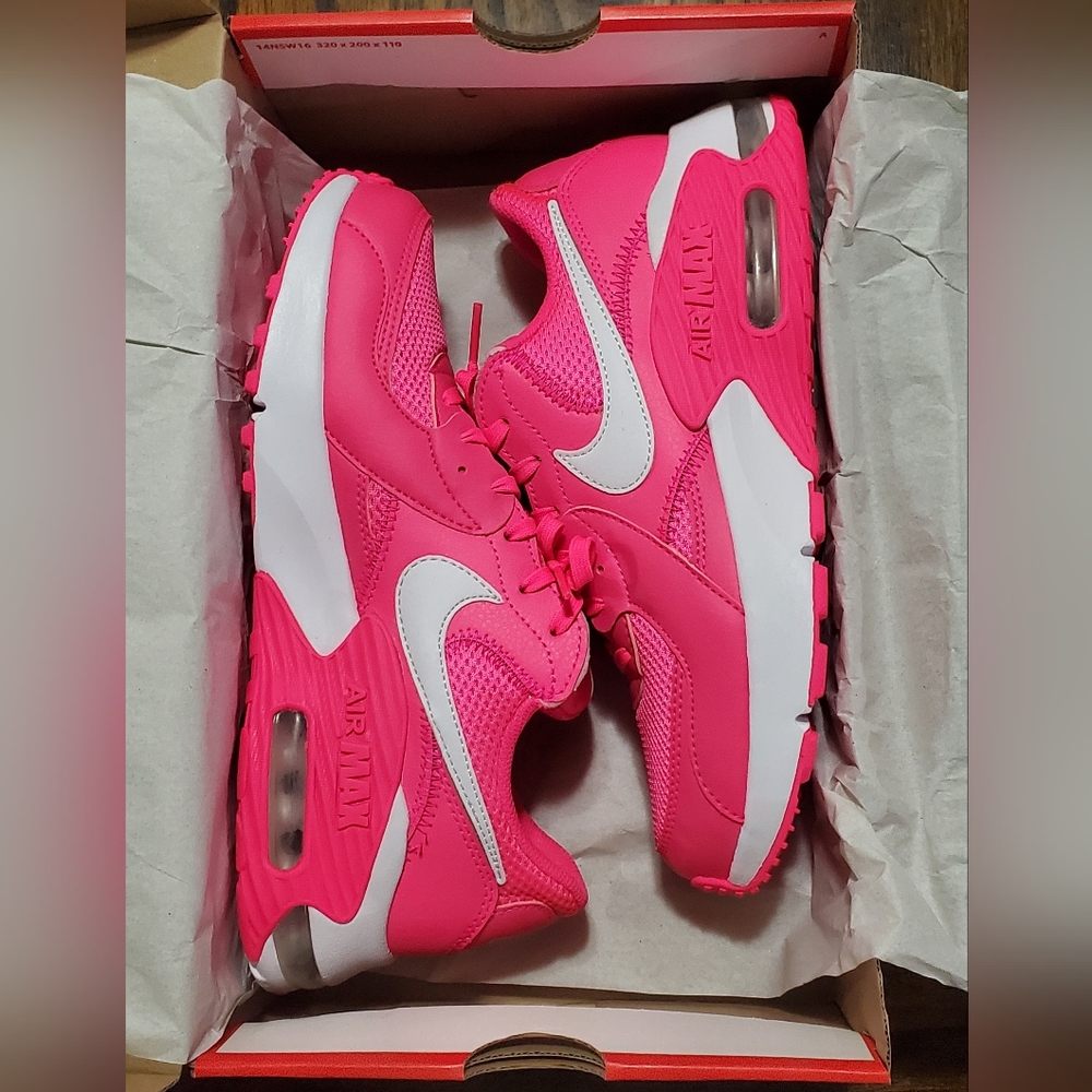 Nike Pink and White Air Max Sneakers. Size 8. Brand NEW. In Original Box.